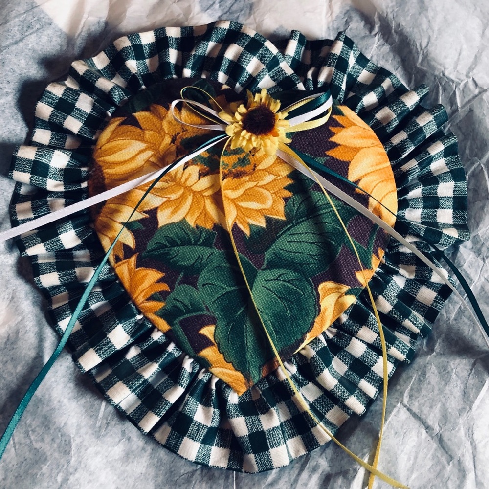 Sunflower 🌻 Wall Decor w/free item included 👒